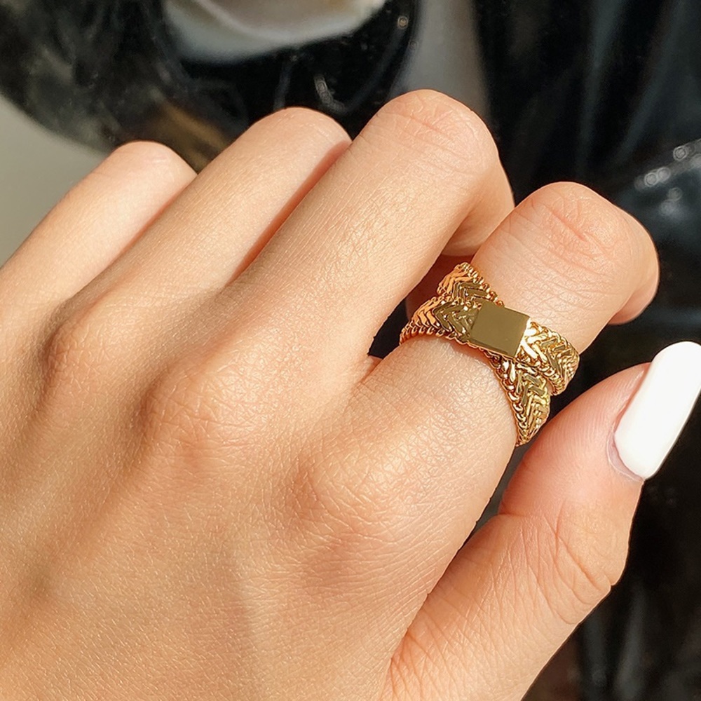 18K Gold Herringbone Snake Chain Cross Ring